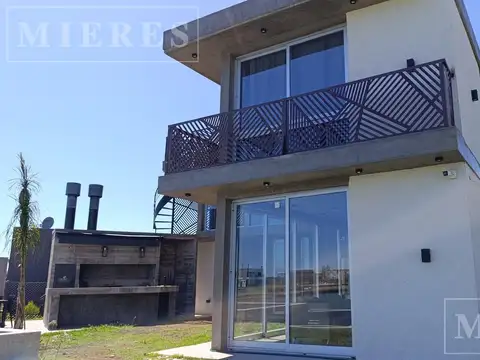 Casa en venta San Sebastian Area 10