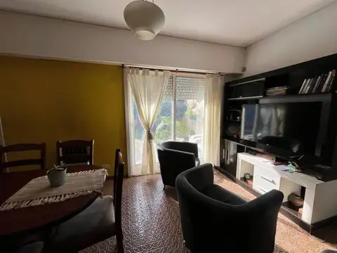 CASA VENTA BERISSO 3 DORMITORIOS COCHERA Y PATIO