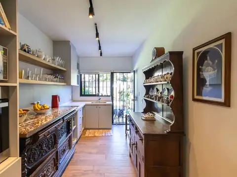 Venta casa 4 dormitorios y servicio Carrasco sur