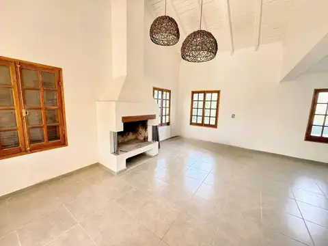 Casa en Venta con 5 cocheras
