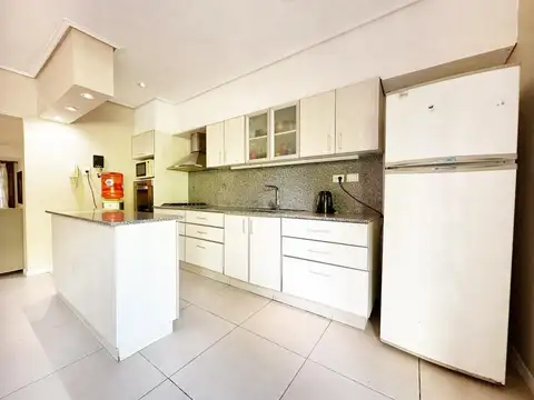 Casa 6 ambientes con 3 baños