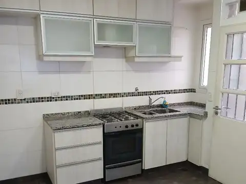 Depto Tipo Casa en Alquiler de 2 ambientes