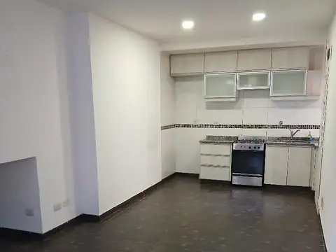 Depto Tipo Casa en Alquiler en Caballito Sur, $ 899.000
