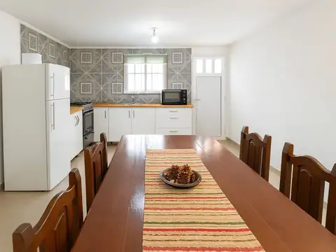 Venta Casa 3 Amb + Dpto 2 Amb + Quincho + Parque