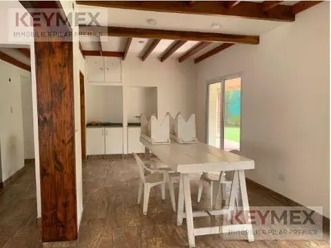 Casa en Venta con 1 cochera
