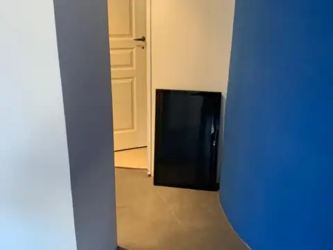 VENTA LOCAL EN 2 PLANTAS EN VILLA PUEYRREDON. EXCELENTE ESTADO