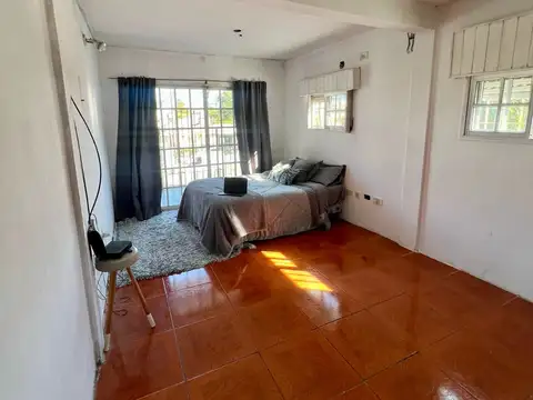 Casa en Alquiler con 1 cochera