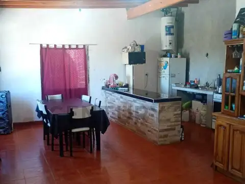 Casa 4 ambientes con 1 baño