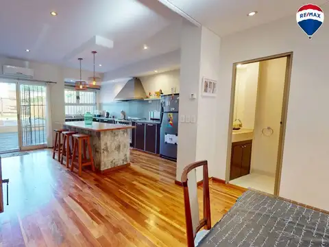 Depto Tipo Casa en Venta con 1 cocheras