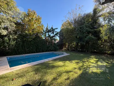 VENTA CASA 6 AMBIENTES EN VILLA UDAONDO PARQUE LELOIR