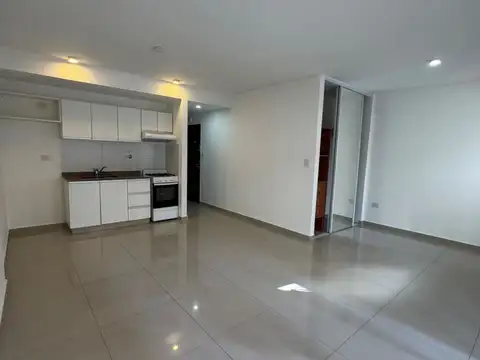 Venta de luminoso monoambiente divisible c/ Full Amenities, Almagro, Capital Federal