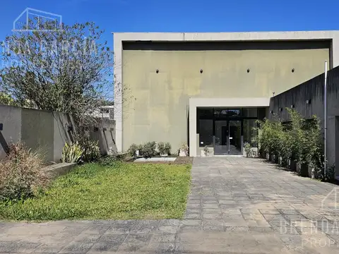 Local Salón De Eventos u Oficinas Céntrico