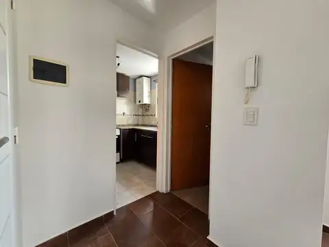Monoambiente dividido bajas expensas y cocina separada, Saenz Peña