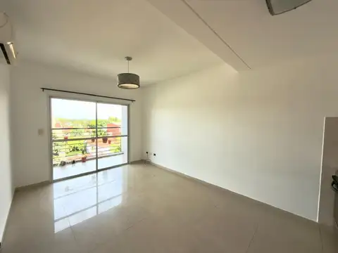 ALQUILER DOS AMBIENTES CON BALCON FRENTE BALLESTER