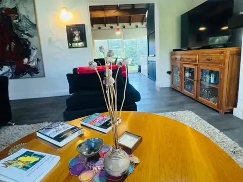 Casa 5 ambientes con 2 baños