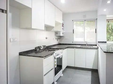 EN VENTA - DEPARTAMENTO DE 2 DORMITORIOS CON BALCON, APTO CRÉDITO - CENTRO, ROSARIO