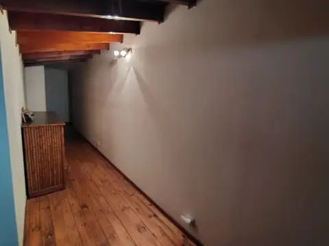 Casa 6 ambientes con 2 baños