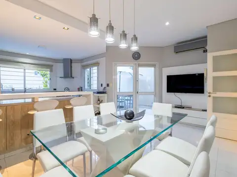 Casa 6 ambientes con 3 baños