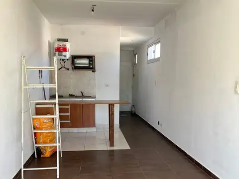 Departamento en Alquiler en Caseros, $ 380.000