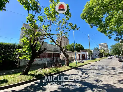 Lote con casa en venta, Travi 623 entre Asborno y Mitre, Escobar centro