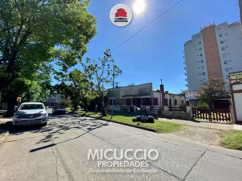 Lote con casa en venta, Travi 623 entre Asborno y Mitre, Escobar centro