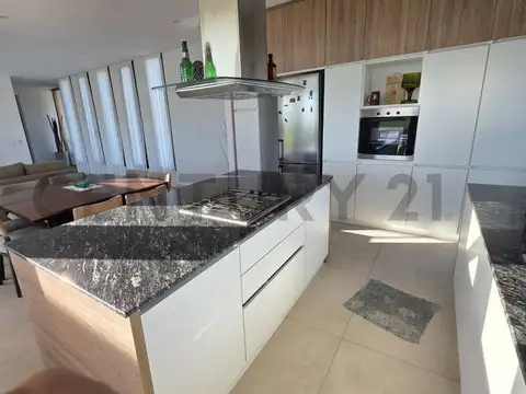 VENTA Casa 4 ambientes con escritorio, pileta y vista a arboleda | Barrio Norte, General Rodriguez