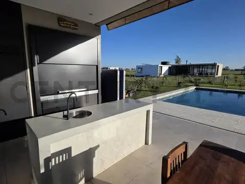 Casa en Venta en Los Tres Pinos, USD 230.000