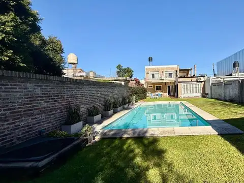 VENTA CASA 3 DORMITORIOS CAPITAN BERMUDEZ COCHERA