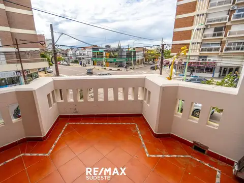 Avenida Leandro Niceforo Alem 600