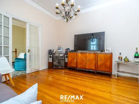 Depto Tipo Casa 4 ambientes con 2 baños