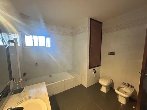 Guemes  al 2500