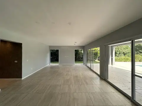 Casa 7 ambientes con 3 baños