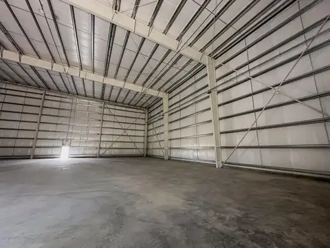 Galpon en Alquiler 41  mts Frente