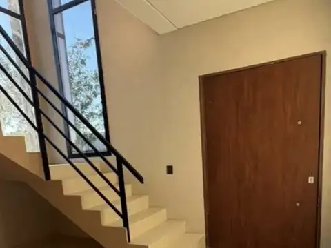 Casa en Alquiler con 1 cochera