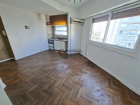 Monoambiente al frente