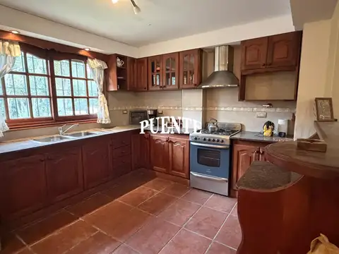 Casa en Venta con 11 cocheras