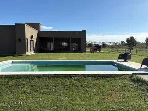 Casa en Alquiler en La Asunción Club de Campo, $ 2.200.000