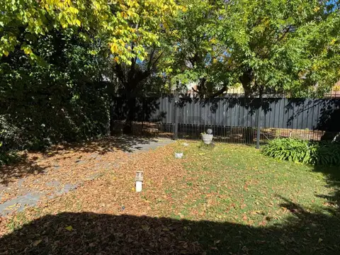 Casa en Venta con 4 cocheras