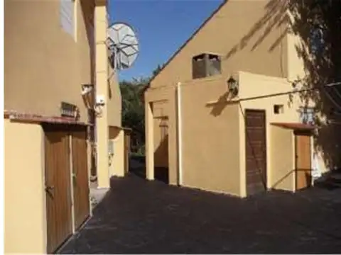Casa 2 ambientes con 1 baño