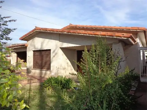 Av Alberdi 300