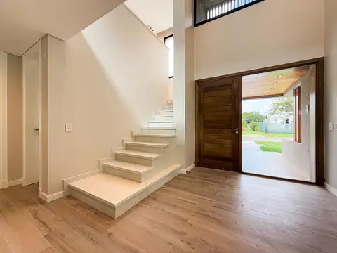 Casa en Venta en Kentucky Club de Campo, USD 1.150.000