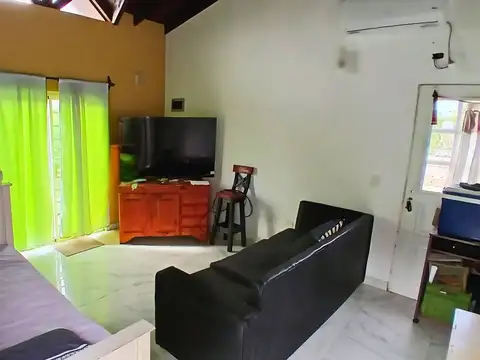 Casa 4 amb local comercial + Estructura 3 locales