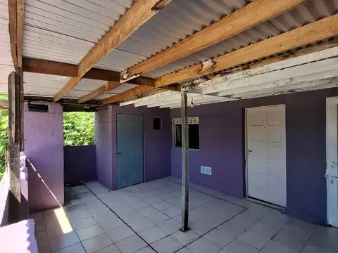 PH tres ambientes con patio en alquiler en Isidro Casanova