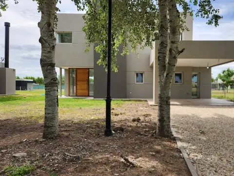 Casa en Venta en Haras Del Sur 3, USD 320.000