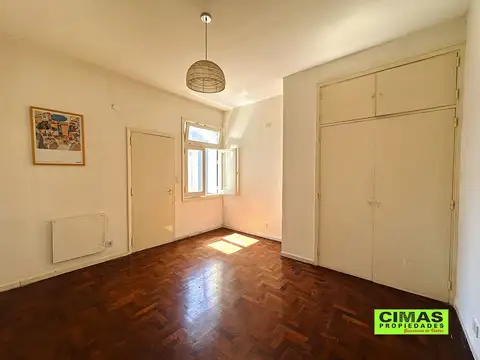 Depto Tipo Casa en Alquiler en Flores Norte, $ 1.600.000