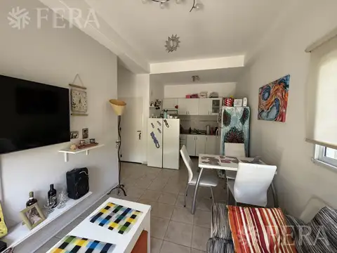 Venta de departamento 2 ambientes con jardín en Wilde