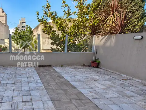 IMPRESIONANTE DEPTO CON BALCON TERRAZA Y COCHERA
