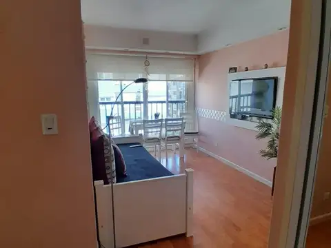 Hermoso Depto. Externo  Amb. y medio totalmente Reciclado 