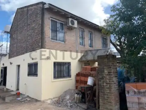 Parque Sakura, Casa 3 amb mas 6 duplex. RENTA INMEDIATA . APTA CREDITO. SE ESCUCHAN PROPUESTAS.