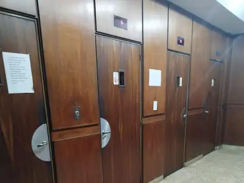 MONOAMBIENTE EN VENTA SARMIENTO 657 06